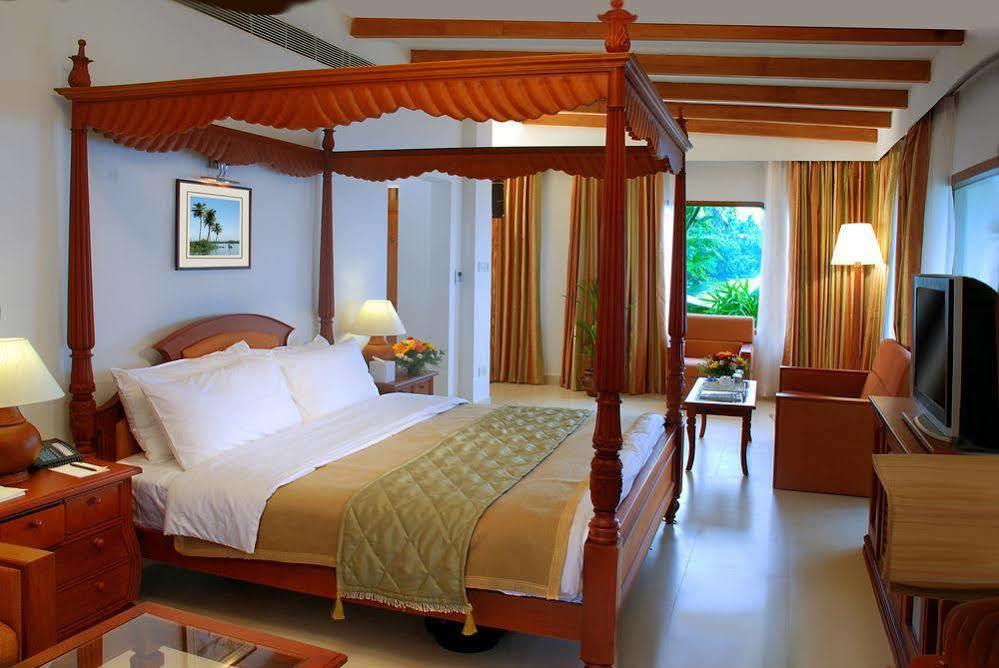 Lemon Tree Vembanad Lake Resort, Kerala Alappuzha Exterior foto