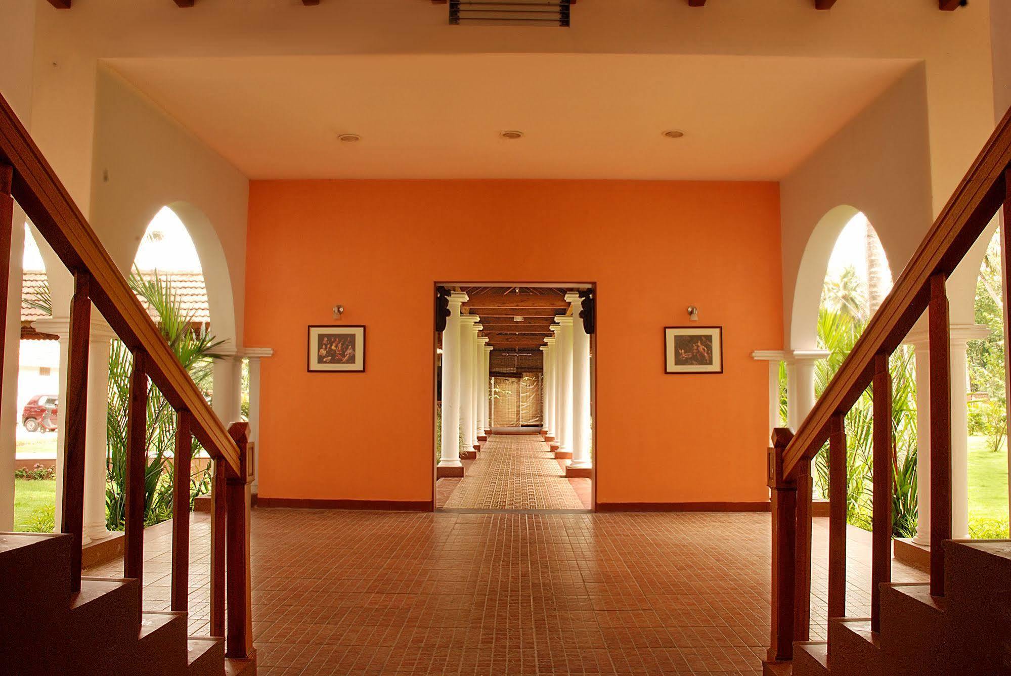 Lemon Tree Vembanad Lake Resort, Kerala Alappuzha Exterior foto